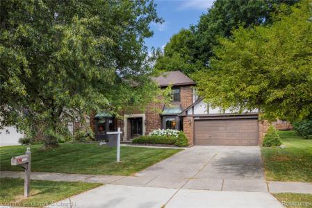 16123 Nola Drive, Livonia, Michigan 48154, USA