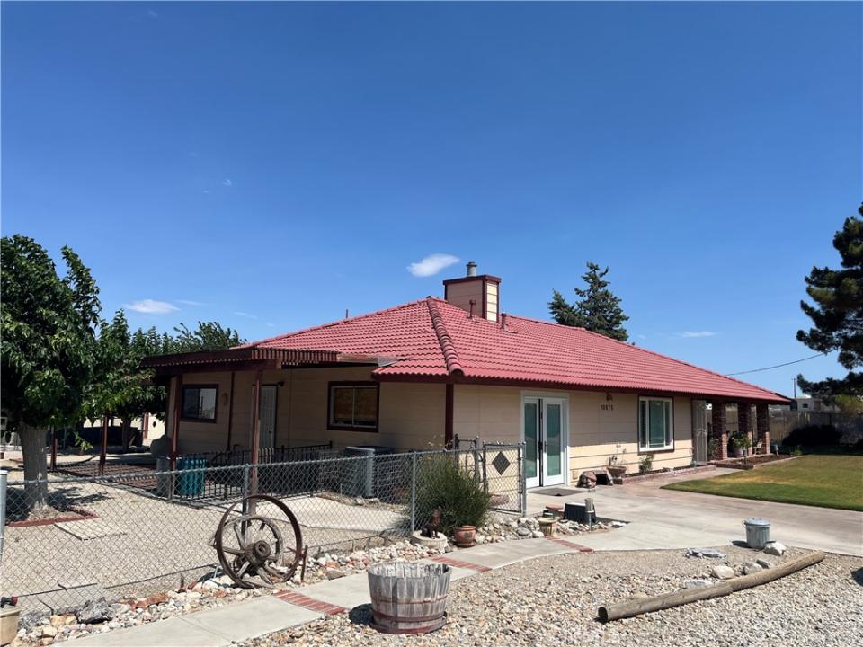 10675 Paramount Rd, Phelan, Califórnia 92371, Estados Unidos