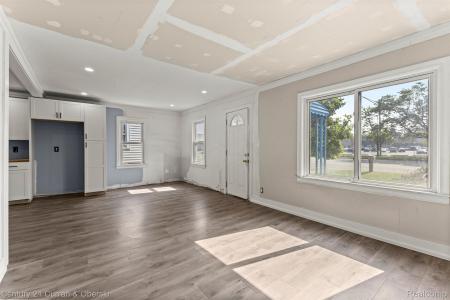 11695 Inkster Road, Livonia, Michigan 48150, Estados Unidos