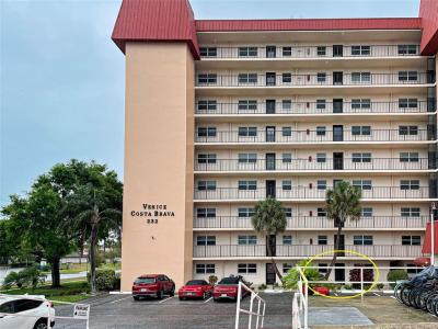 232 Saint Augustine Avenue , 105, Venice, Florida 34285, USA