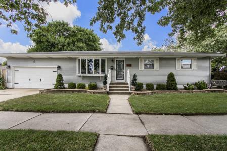 1924 Tulip Lane, Munster, Indiana 46321, USA