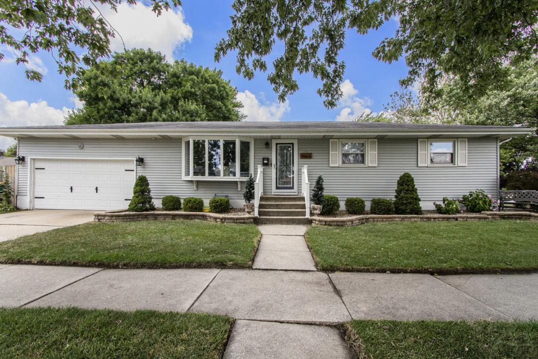 1924 Tulip Lane, Munster, Indiana 46321