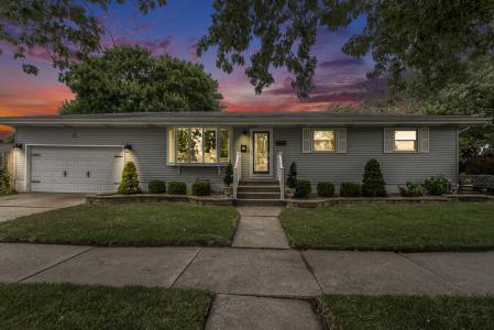 1924 Tulip Lane, Munster, Indiana 46321