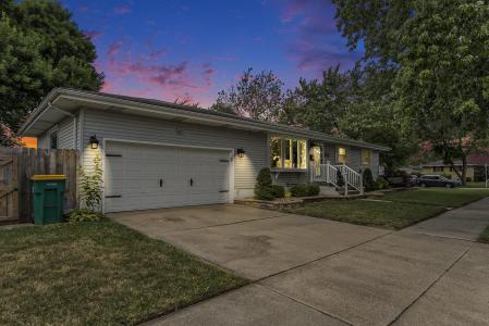 1924 Tulip Lane, Munster, Indiana 46321