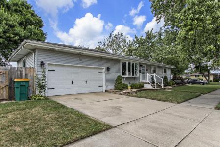 1924 Tulip Lane, Munster, Indiana 46321