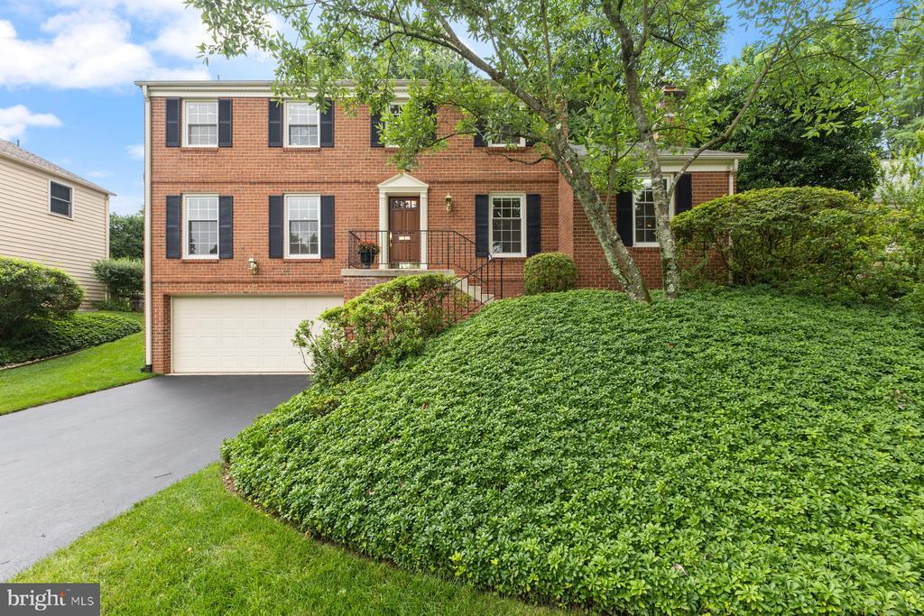17 Old Creek Court, Rockville, 馬里蘭州 20854, 美國