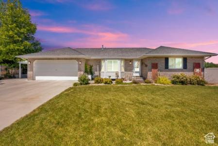 9428 S LIBERTY DR, South Jordan, Utah 84009, USA