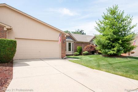 19040 Fortuna Drive S, ClintonTownship, מישיגן 48038, ארצות הברית של אמריקה