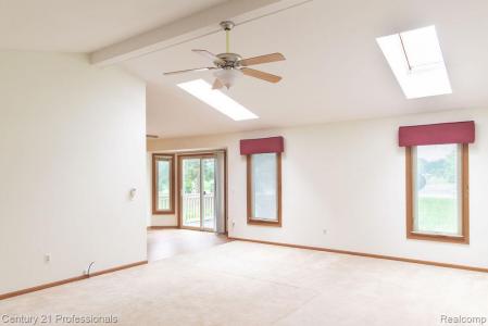 19040 Fortuna Drive S, ClintonTownship, מישיגן 48038, ארצות הברית של אמריקה