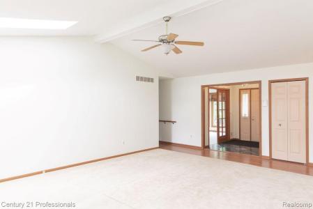 19040 Fortuna Drive S, ClintonTownship, מישיגן 48038, ארצות הברית של אמריקה