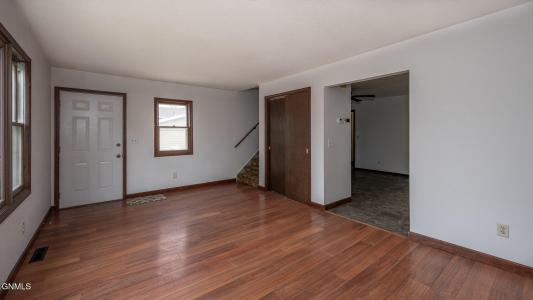 409 6th Avenue, Hazen, 노스다코타 58545, 미국