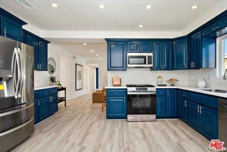 12904 Shoup Avenue, Hawthorne, California 90250, USA