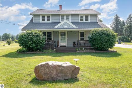 8104 N Grafton Road, Alma, Michigan 48801, USA