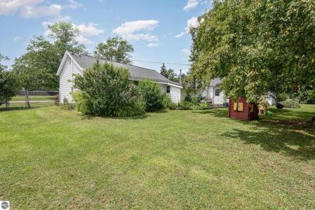 209 S Park, Ashley, Michigan 48806, USA