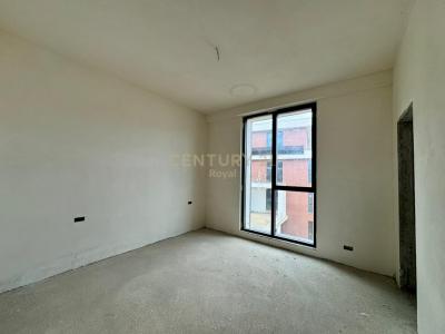 Mjull - Bathore, Tirana, Albania