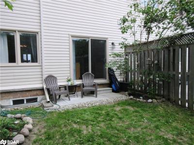 175 STANLEY STREET STREET, Barrie, אונטריו L4M 0G2, קנדה
