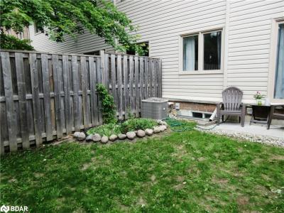 175 STANLEY STREET STREET, Barrie, Ontario L4M 0G2, Canada