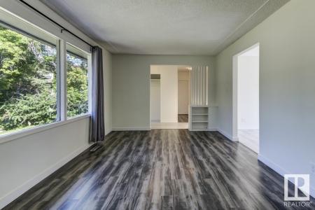 7 MARION CRESCENT, St. Albert, ألبرتا T8N 1L1, كندا 