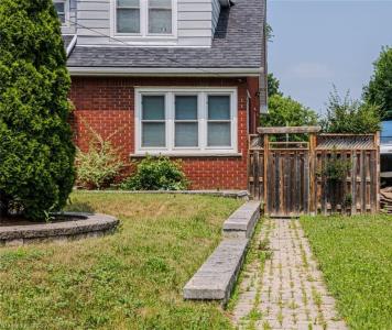 97 WALNUT STREET, Brantford, Ontario N3T 1H3, Canada