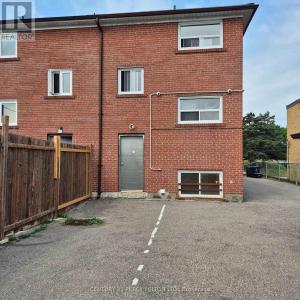 559A BIRCHMOUNT ROAD, Toronto (clairlea-birchmount), Ontario M1K 1P8, Canada