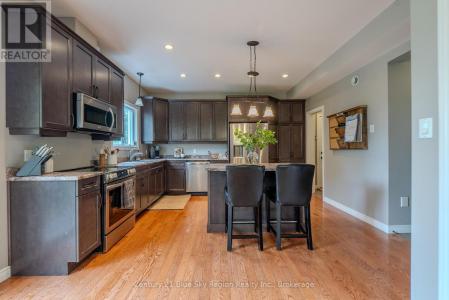 270 TREADLIGHTLY DRIVE, East Ferris (corbeil), Ontario P1B 8Z4, Kanada