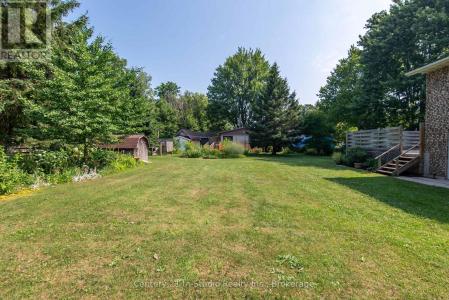 3 GLADSTONE STREET, Huron-Kinloss-, Ontario N0G 2R0, Canada
