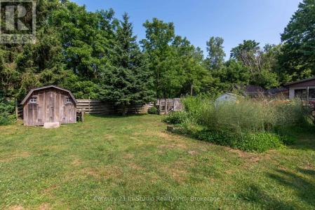 3 GLADSTONE STREET, Huron-Kinloss-, Ontario N0G 2R0, Canada