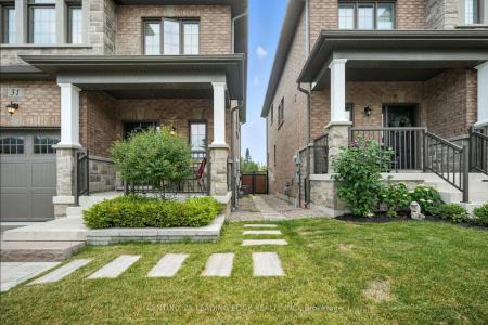 31 GORD MATTHEWS WAY, Uxbridge, أونتاريو L9P 0E9, كندا 
