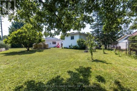 684 JOHNSTON CRESCENT, Kincardine, Ontario N2Z 1S4, Canada