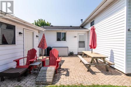 684 JOHNSTON CRESCENT, Kincardine, Ontario N2Z 1S4, Canada