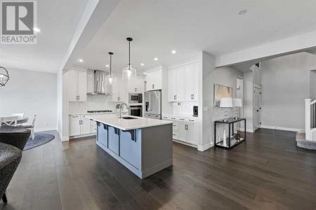 29 LUCAS COVE NORTHWEST, Calgary, Alberta T3P 1M4, Canada