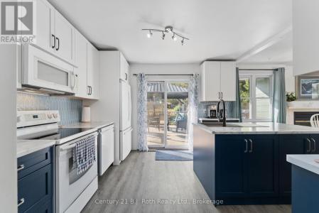 8 AGNES STREET, Oro-medonte (moonstone), Ontario L0K 1N0, Canadá