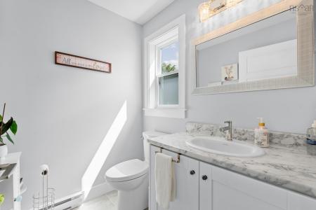 156 LEWIS DRIVE, Bedford, Nowa Szkocja B4B 1C5, Kanada