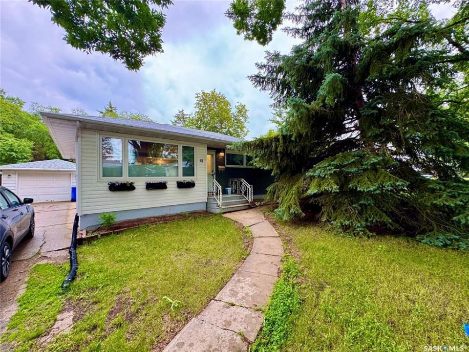41 MCNAB CRESCENT, Regina, Saskatchewan A4S 4A9, Kanada