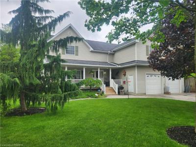 388 MCKELLAR STREET, Strathroy, オンタリオ N7G 2Y5, カナダ