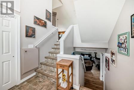 6212 DAVIS PLACE, Olds, Alberta T4H 1V8, Canada