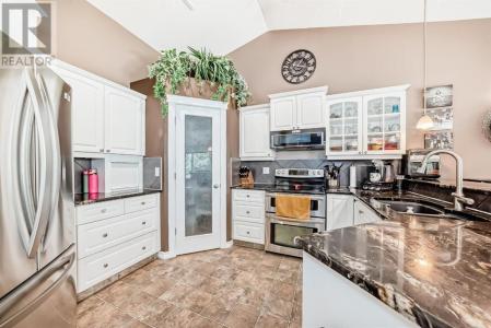 6212 DAVIS PLACE, Olds, Alberta T4H 1V8, Canada