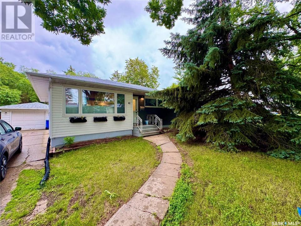 41 MCNAB CRESCENT, Regina, Saskatchewan A4S 4A9, Kanada