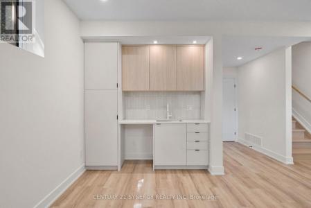 83 BOYCE AVENUE, Ottawa, Ontario K2B 6J1, CANADÁ