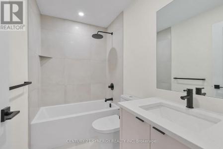 83 BOYCE AVENUE, Ottawa, Ontario K2B 6J1, CANADÁ