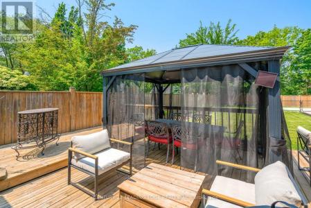 1182 LAKESHORE ROAD, St. Catharines (rural Port), Ontario L2R 6P9, Canada