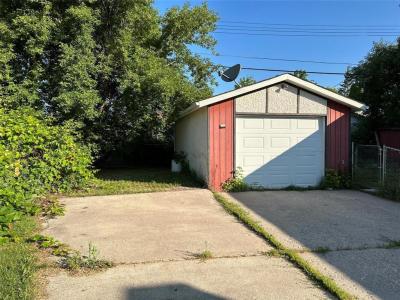 1 POPLAR STREET, Pine Falls, Manitoba R0E 1M0, Canadá