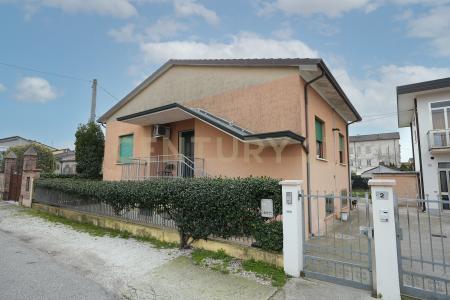 Via Monte Carega, Cerea, Veneto 37053, Italia