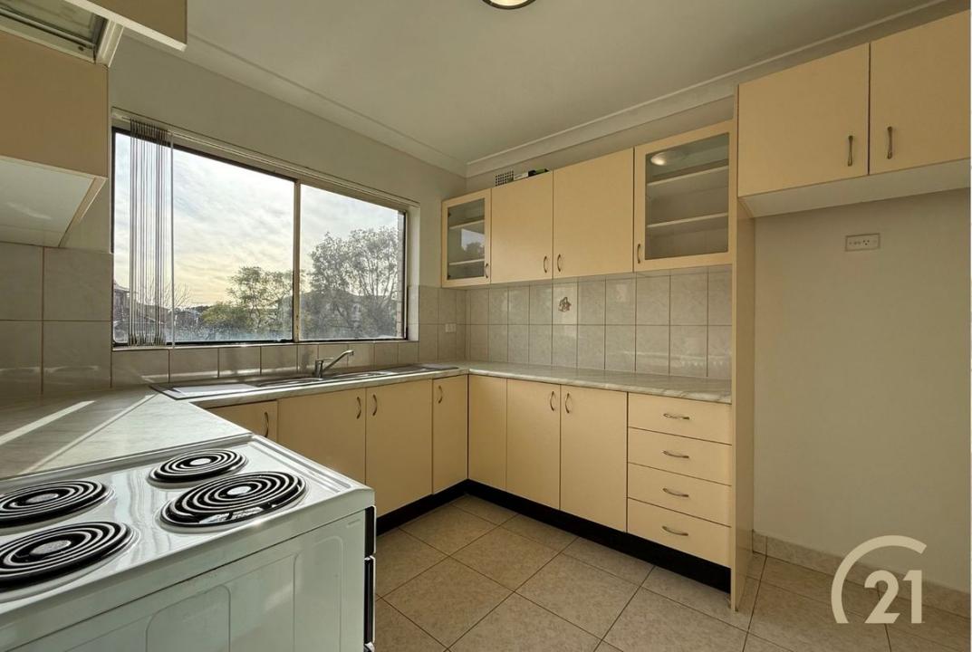 2/5 Lackey Street, Fairfield, NSW 2165, Úc