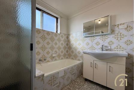 2/5 Lackey Street, Fairfield, NSW 2165, Úc