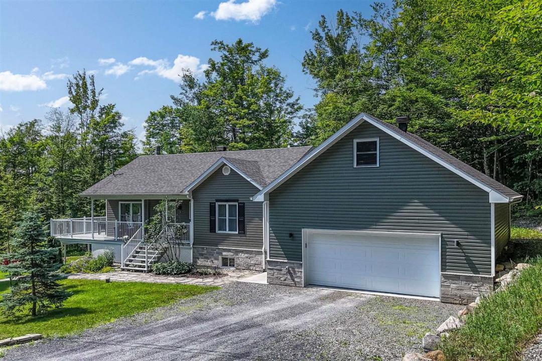 100  Rue du Lac-des-Sittelles, Austin, Quebec J0B 1B0, Canadá
