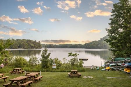 100  Rue du Lac-des-Sittelles, Austin, Quebec J0B 1B0, Canadá