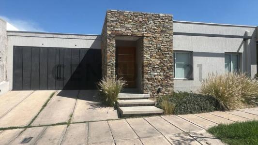 Regalado Olguin 3451 1, Las Heras, Mendoza 5539, Argentina