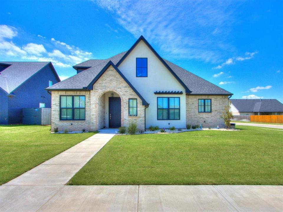 9308 NW 84th Terrace, Yukon, Oklahoma 73099