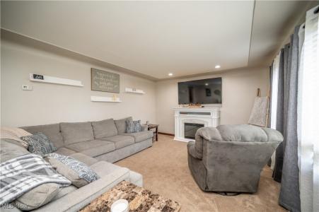 519 Blossom Avenue, Campbell, Ohio 44405, USA